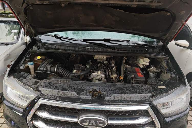 Used JAC Refine M4 2019 Business Series 1.9T Diesel Manual Business Edition Engine Bay
