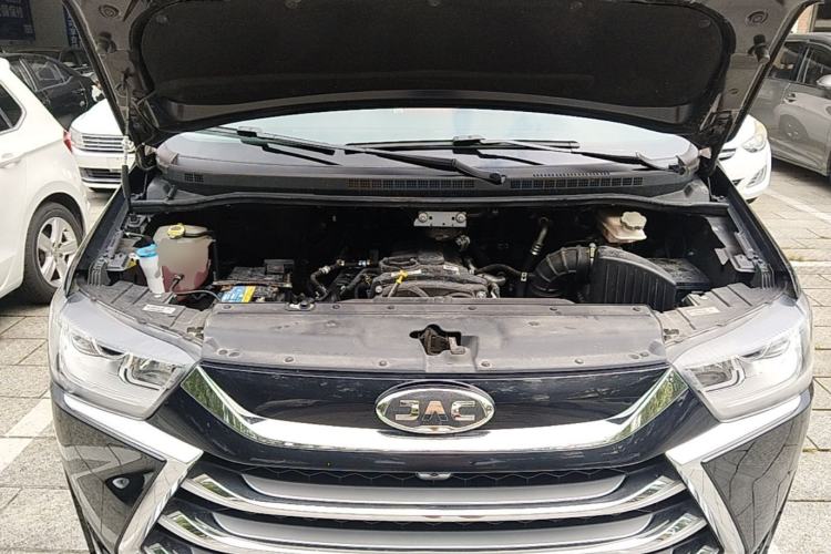Used JAC Refine M4 2019 2.0T DCT Executive Edition Engine Bay
