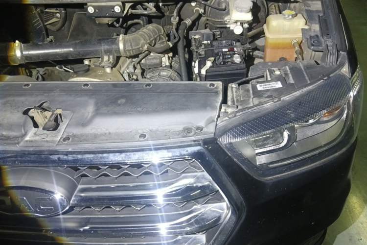 Used JAC Refine M4 2019 Business Series 2.0L Manual - China VI Standard Engine Bay Left