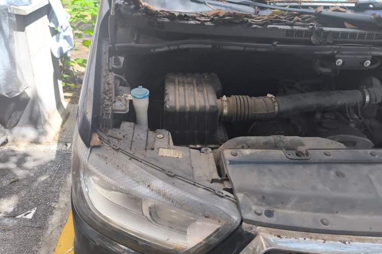 Used JAC Refine M4 2019 Business Series 2.0L Manual - China VI Standard Engine Bay Right