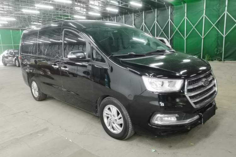 Used JAC Refine M4 2019 Business & Travel Series 2.0L Manual Comfort Model China V Standard Front Right 45 Deg