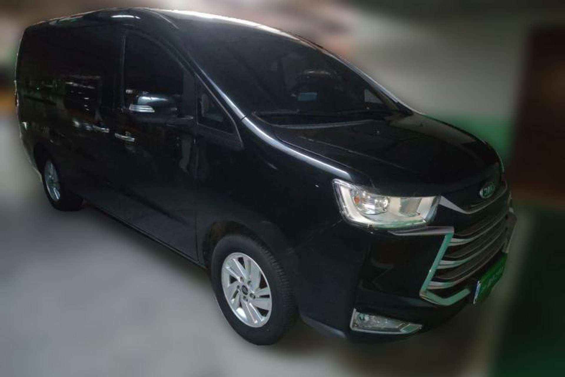 Used JAC Refine M4 2019 Business & Travel Series 2.0L Manual Comfort Model China V Standard Front Right 45 Deg