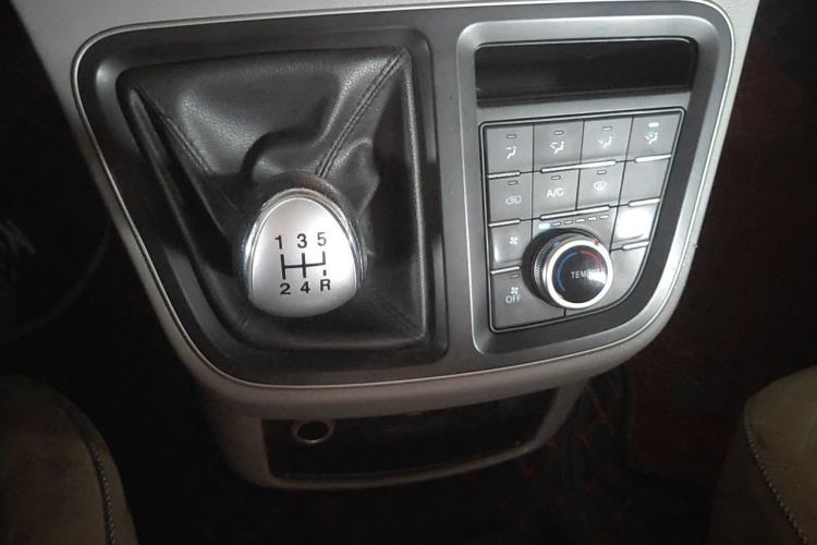 Used JAC Refine M4 2019 Business & Travel Series 2.0L Manual Comfort Model China VI Gear Lever
