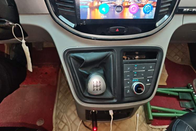 Used JAC Refine M4 2019 Business & Travel Series 2.0L Manual Comfort Model China VI Gear Lever