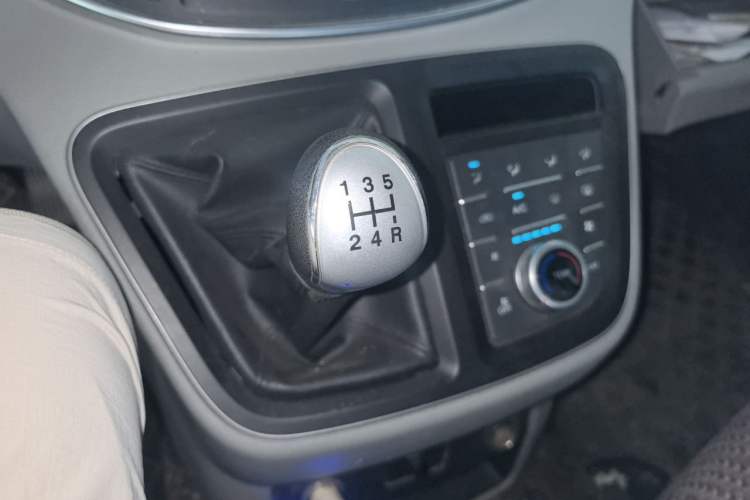 Used JAC Refine M4 2019 Business Series 2.0L Manual - China VI Standard Gear Lever