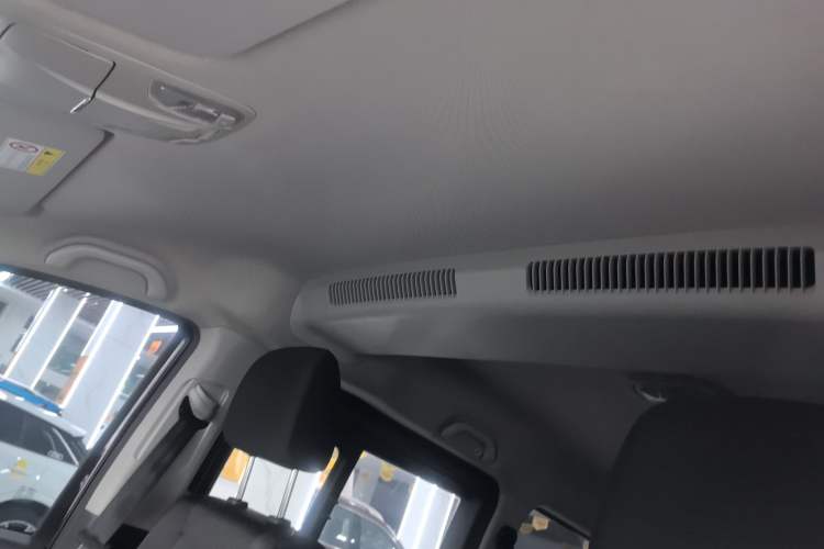 Used JAC Refine M4 2019 Business Series 2.0L Manual - China VI Standard Headliner