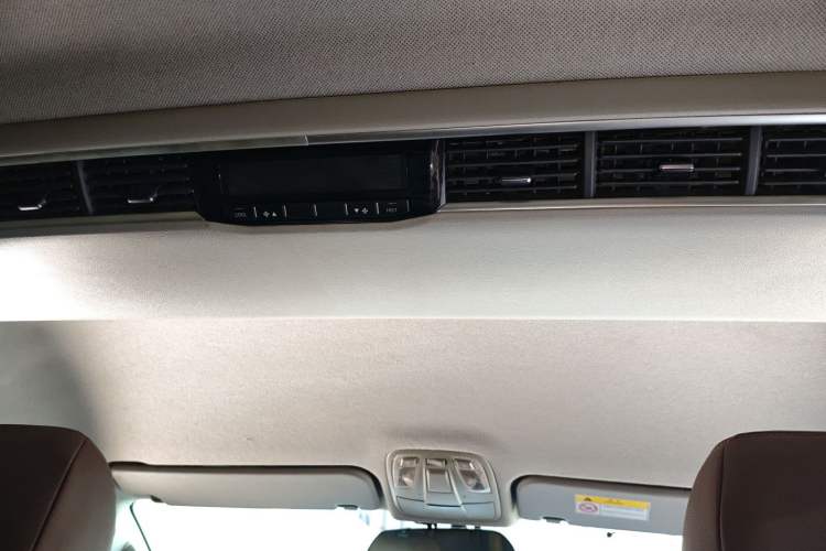 Used JAC Refine M4 2019 Business Series 2.0L Manual - China VI Standard Headliner
