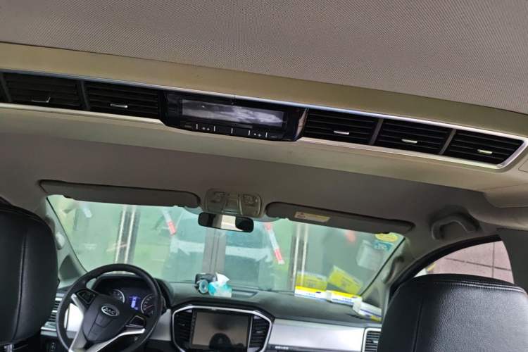 Used JAC Refine M4 2019 Business & Travel Series 2.0L Manual Speed Edition China VI Standard Headliner