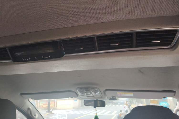 Used JAC Refine M4 2019 Business Series 2.0L Manual - China VI Standard Headliner