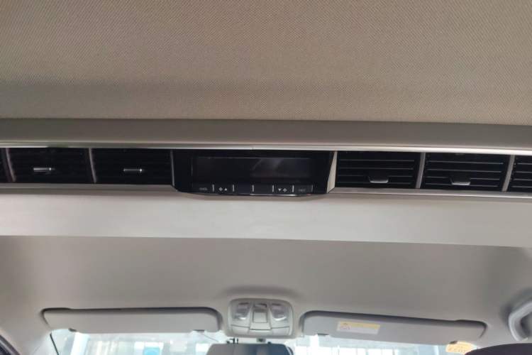 Used JAC Refine M4 2019 Business Series 2.0L Manual - China VI Standard Headliner
