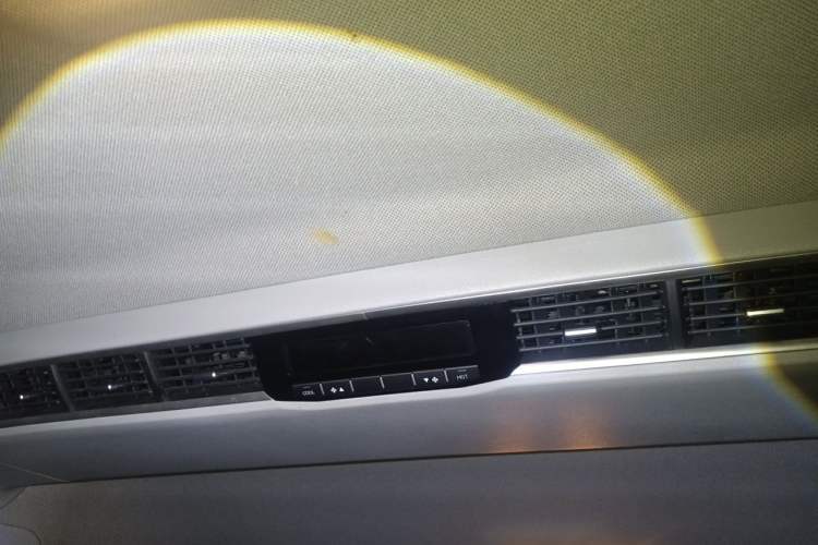 Used JAC Refine M4 2019 Business Series 2.0L Manual - China VI Standard Headliner
