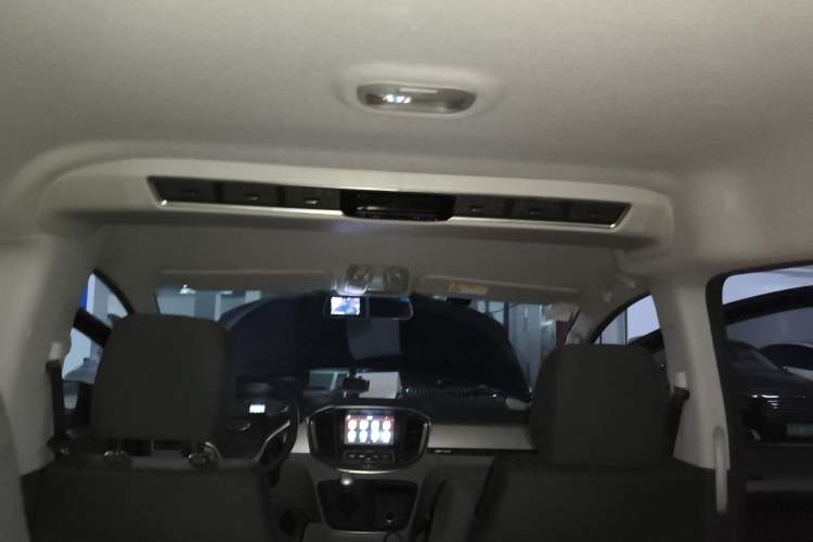 Used JAC Refine M4 2019 Business Series 2.0L Manual - China VI Standard Headliner