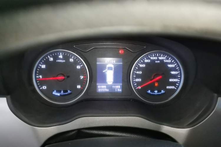 Used JAC Refine M4 2019 Business & Travel Series 2.0L Manual Comfort Model China V Standard Instrument Cluster
