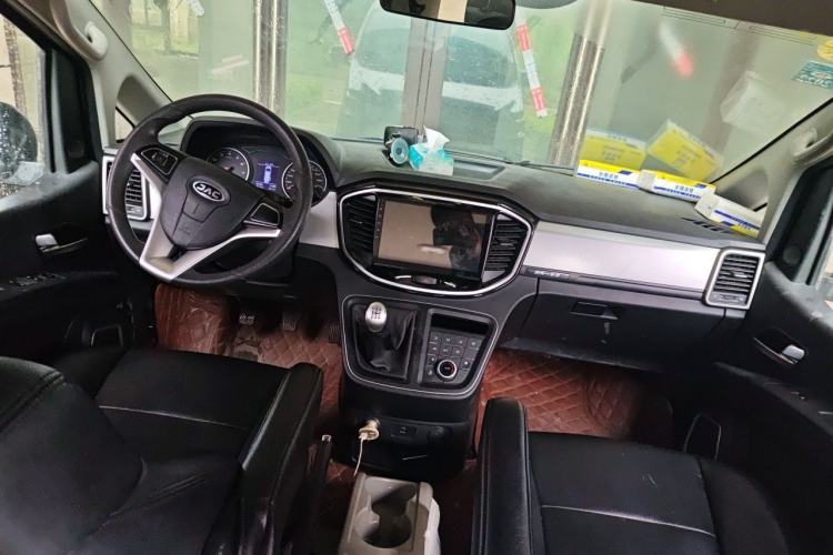 Used JAC Refine M4 2019 Business & Travel Series 2.0L Manual Speed Edition China VI Standard Interior 2