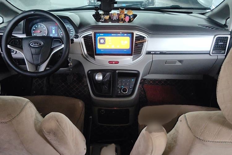 Used JAC Refine M4 2019 Business & Travel Series 2.0L Manual Comfort Model China VI Interior 2