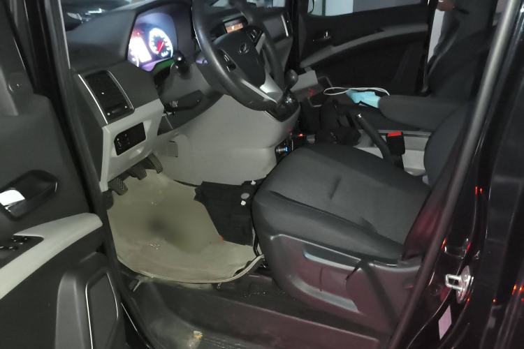Used JAC Refine M4 2019 Business Series 2.0L Manual - China VI Standard Interior 3