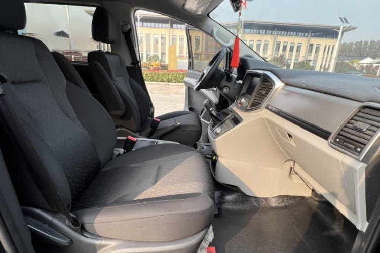 Used JAC Refine M4 2019 Business Series 2.0L Manual - China VI Standard Interior 4