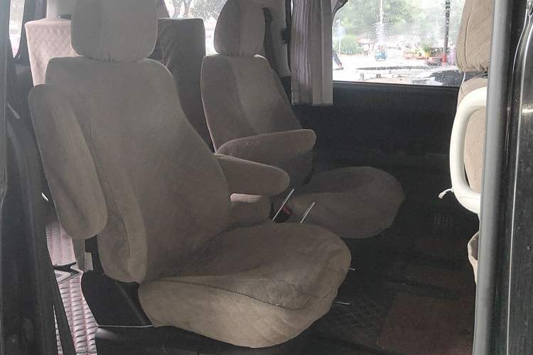 Used JAC Refine M4 2019 Business & Travel Series 2.0L Manual Comfort Model China VI Interior 4