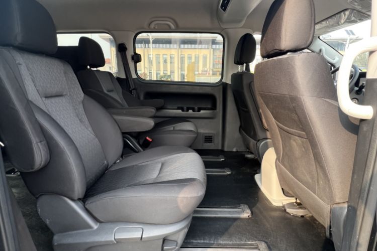 Used JAC Refine M4 2019 Business Series 2.0L Manual - China VI Standard Interior 5