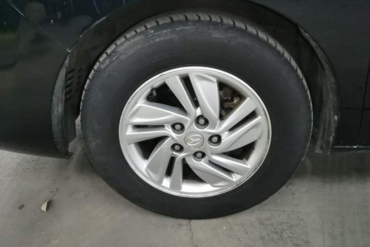 Used JAC Refine M4 2019 Business & Travel Series 2.0L Manual Comfort Model China V Standard Left Front Wheel Hub