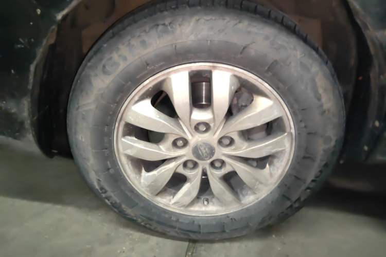 Used JAC Refine M4 2019 Business & Travel Series 2.0L Manual Comfort Model China VI Left Front Wheel Hub