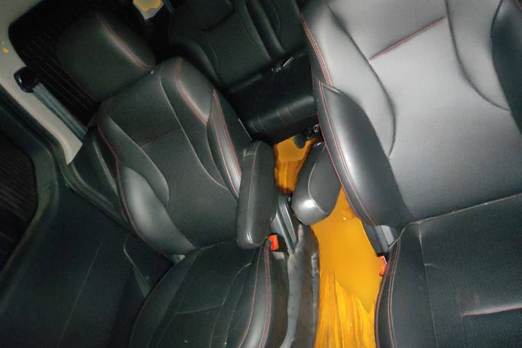 Used JAC Refine M4 2019 Business & Travel Series 2.0L Manual Comfort Model China VI Left Rear Seat