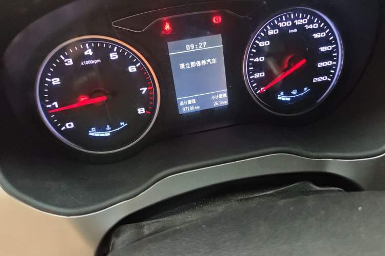Used JAC Refine M4 2019 Business & Travel Series 2.0L Manual Comfort Model China VI Odometer Close Up