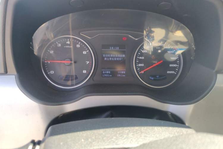 Used JAC Refine M4 2019 Business Series 2.0L Manual - China VI Standard Odometer Close Up