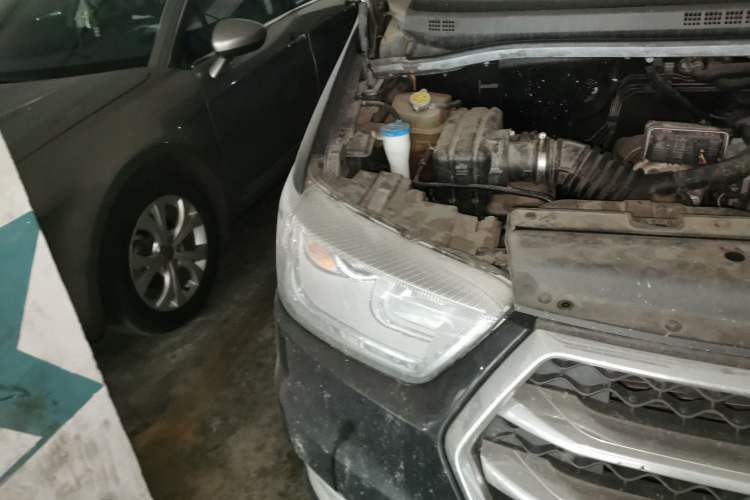 Used JAC Refine M4 2019 Business & Travel Series 1.9T Diesel Manual Comfort Model Right Front Headlight