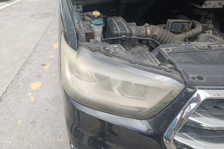 Used JAC Refine M4 2019 Business & Travel Series 1.9T Diesel Manual Comfort Model Right Front Headlight