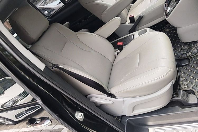 Used JAC Refine M4 2019 2.0T DCT Executive Edition Right Front Seat