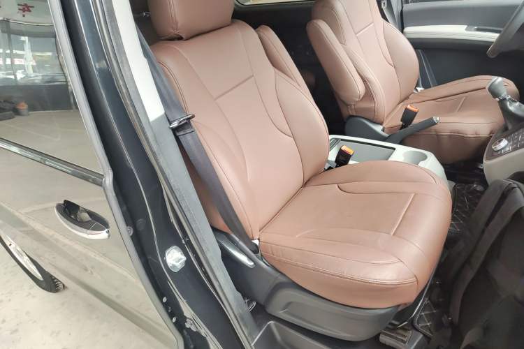 Used JAC Refine M4 2019 Business Series 2.0L Manual - China VI Standard Right Front Seat
