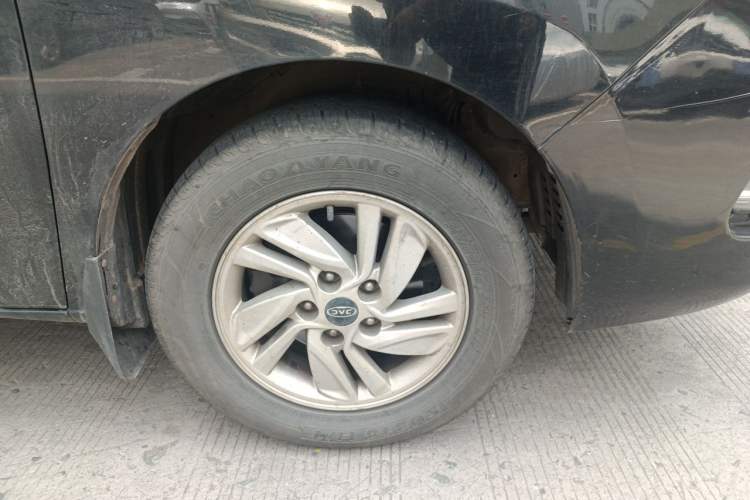 Used JAC Refine M4 2019 Business & Travel Series 1.9T Diesel Manual Comfort Model Right Front Wheel Hub