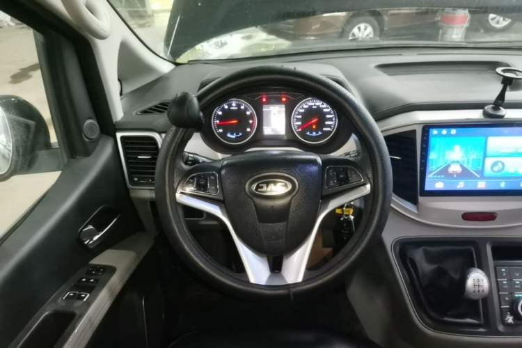 Used JAC Refine M4 2019 Business & Travel Series 2.0L Manual Comfort Model China V Standard Steering Wheel