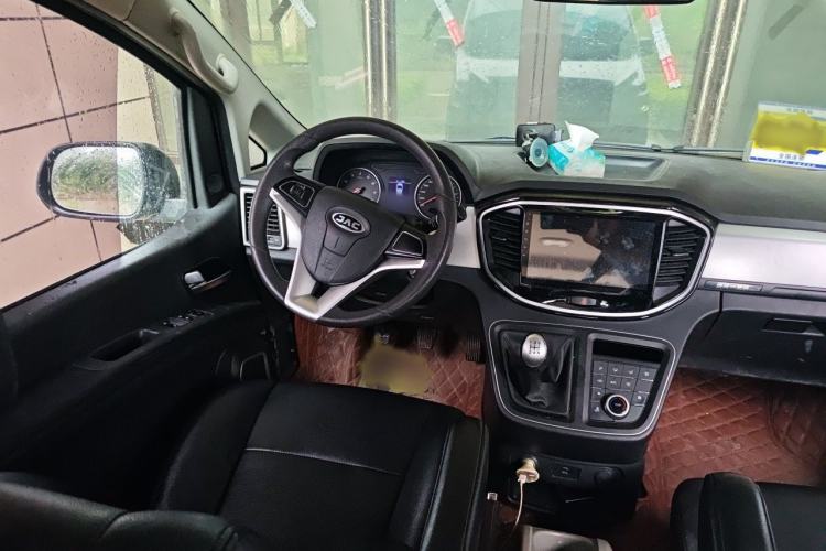 Used JAC Refine M4 2019 Business & Travel Series 2.0L Manual Speed Edition China VI Standard Steering Wheel