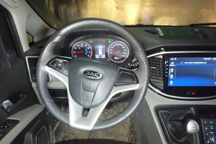 Used JAC Refine M4 2019 Business & Travel Series 2.0L Manual Comfort Model China VI Steering Wheel