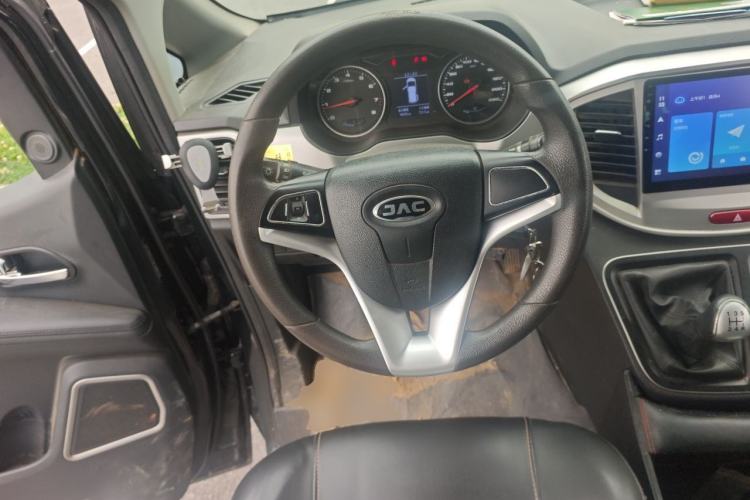 Used JAC Refine M4 2019 Business & Travel Series 2.0L Manual Speed Edition China VI Standard Steering Wheel