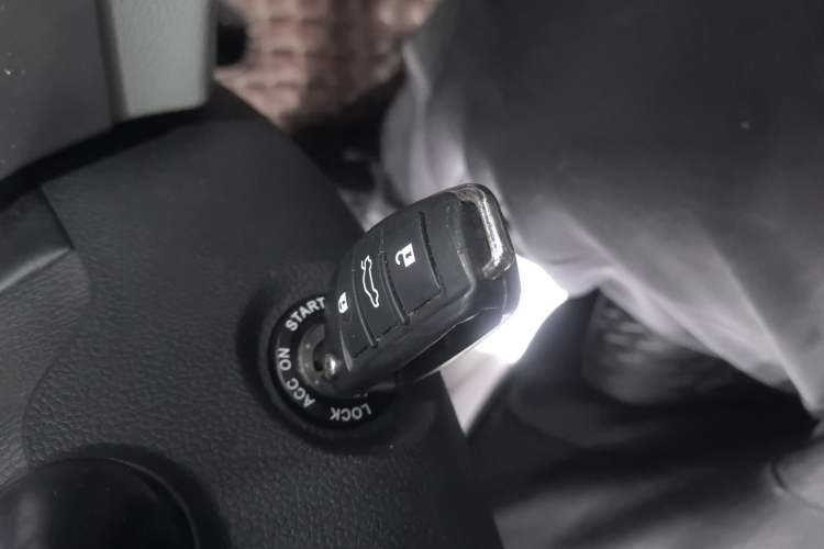 Used JAC Refine M4 2019 Business Series 2.0L Manual - China VI Standard Vehicle Key