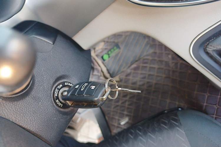 Used JAC Refine M4 2019 Business Series 2.0L Manual - China VI Standard Vehicle Key