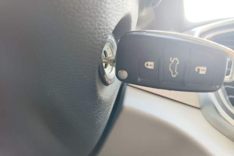 Used JAC Refine M4 2019 Business Series 2.0L Manual - China VI Standard Vehicle Key