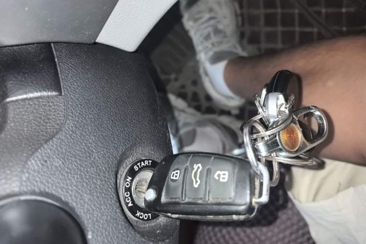 Used JAC Refine M4 2019 Business Series 2.0L Manual - China VI Standard Vehicle Key
