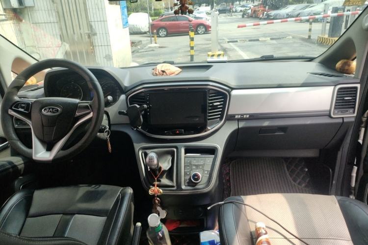 Used JAC Refine M4 2019 Business & Travel Series 2.0L Manual Speed Edition China VI Standard Center Console