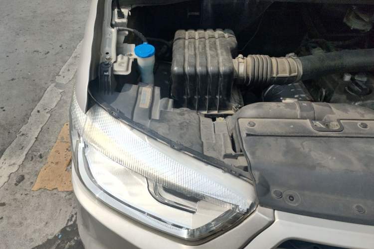 Used JAC Refine M4 2019 Business & Travel Series 2.0L Manual Speed Edition China VI Standard Engine Bay Right