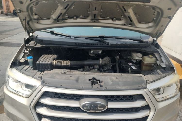 Used JAC Refine M4 2019 Business & Travel Series 2.0L Manual Speed Edition China VI Standard Engine Bay