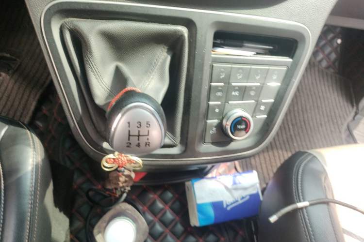 Used JAC Refine M4 2019 Business & Travel Series 2.0L Manual Speed Edition China VI Standard Gear Lever