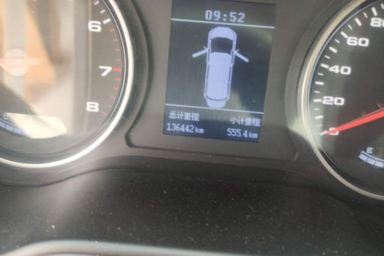 Used JAC Refine M4 2019 Business & Travel Series 2.0L Manual Speed Edition China VI Standard Odometer Close Up