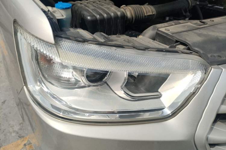 Used JAC Refine M4 2019 Business & Travel Series 2.0L Manual Speed Edition China VI Standard Right Front Headlight