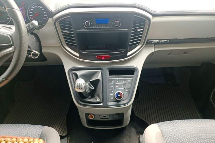 Used JAC Refine M4 2019 Business & Travel Series 2.0L Manual Comfort Model China VI Audio And AC Panel