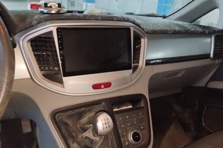 Used JAC Refine M4 2019 Business & Travel Series 2.0L Manual Speed Delivery Version China V Standard Audio And AC Panel