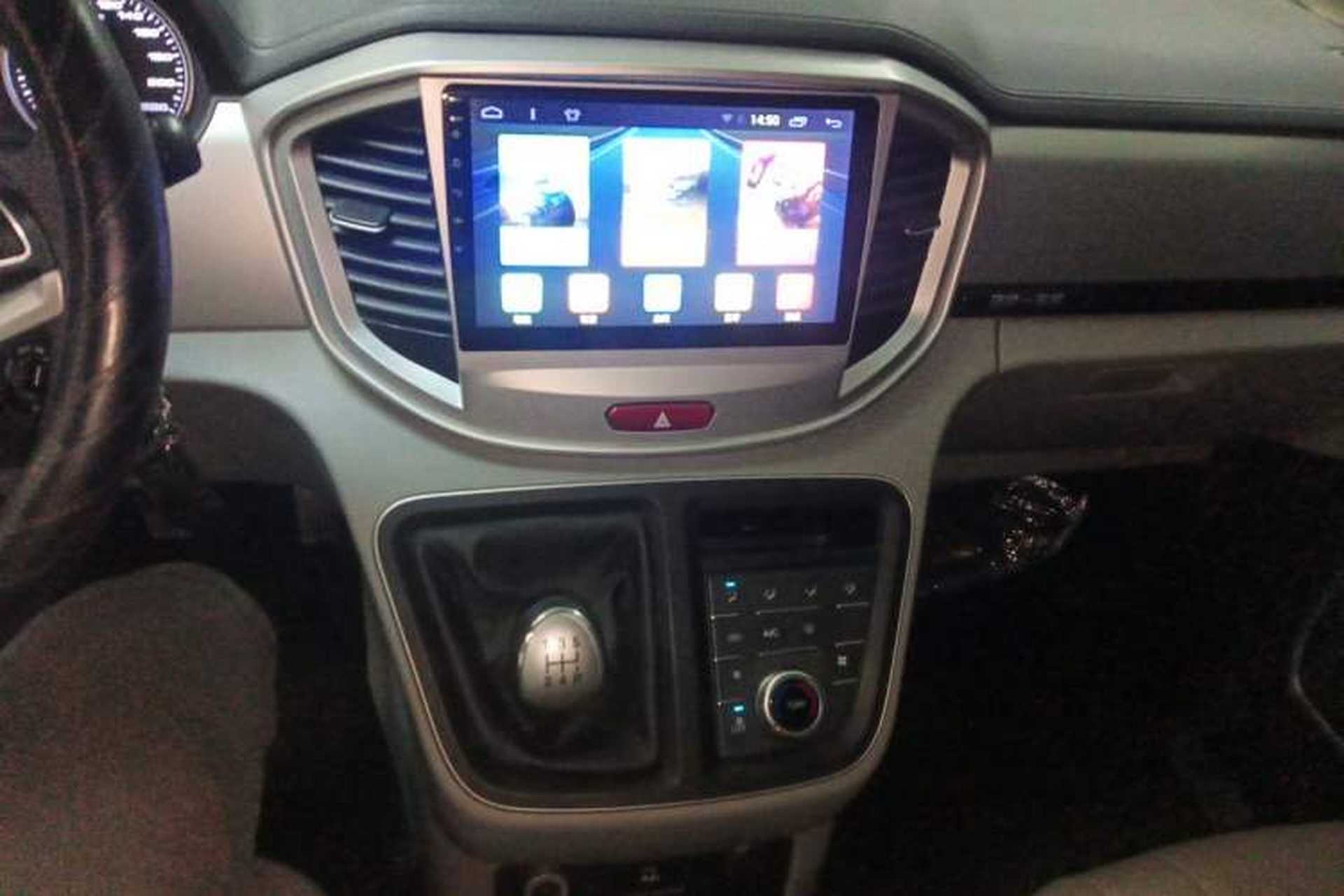 Used JAC Refine M4 2019 Business & Travel Series 2.0L Manual Comfort Model China VI Audio And AC Panel